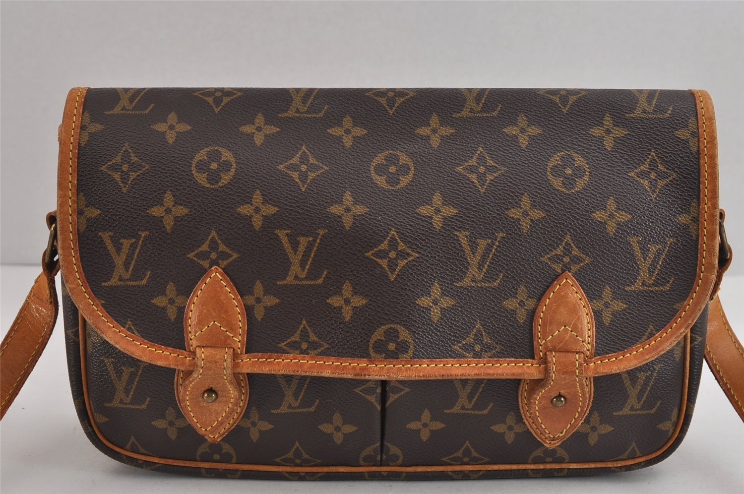 Authentic Louis Vuitton Monogram Gibeciere MM Shoulder Cross Bag M42247 LV 2469J