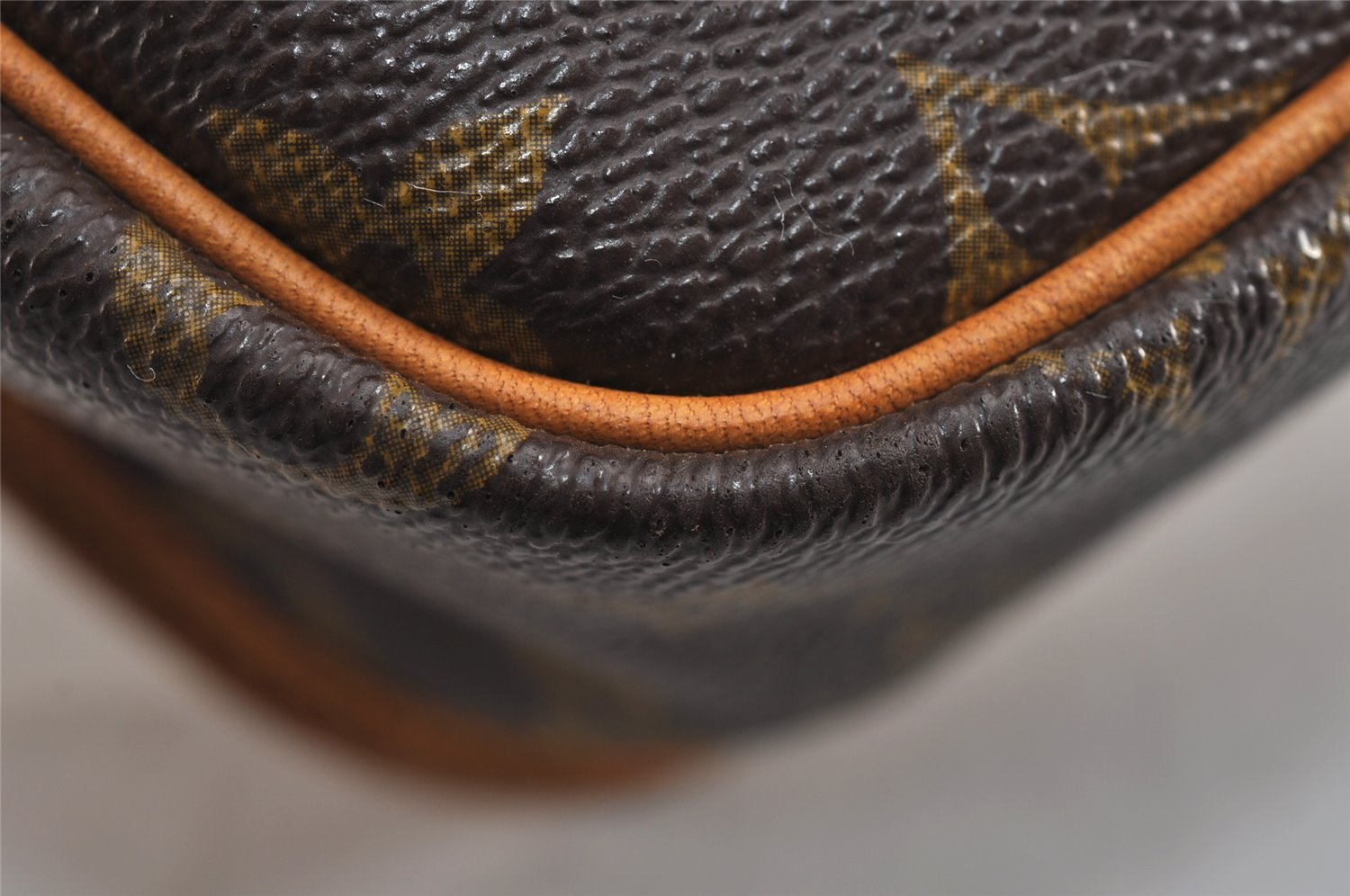 Authentic Louis Vuitton Monogram Gibeciere MM Shoulder Cross Bag M42247 LV 2469J