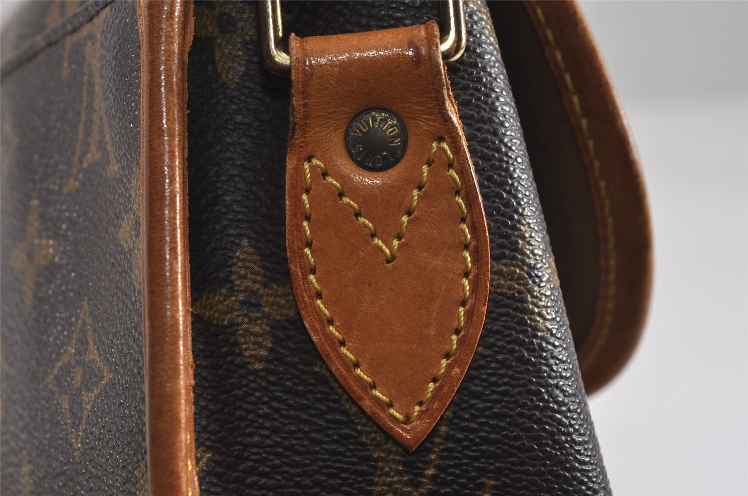 Authentic Louis Vuitton Monogram Gibeciere MM Shoulder Cross Bag M42247 LV 2469J