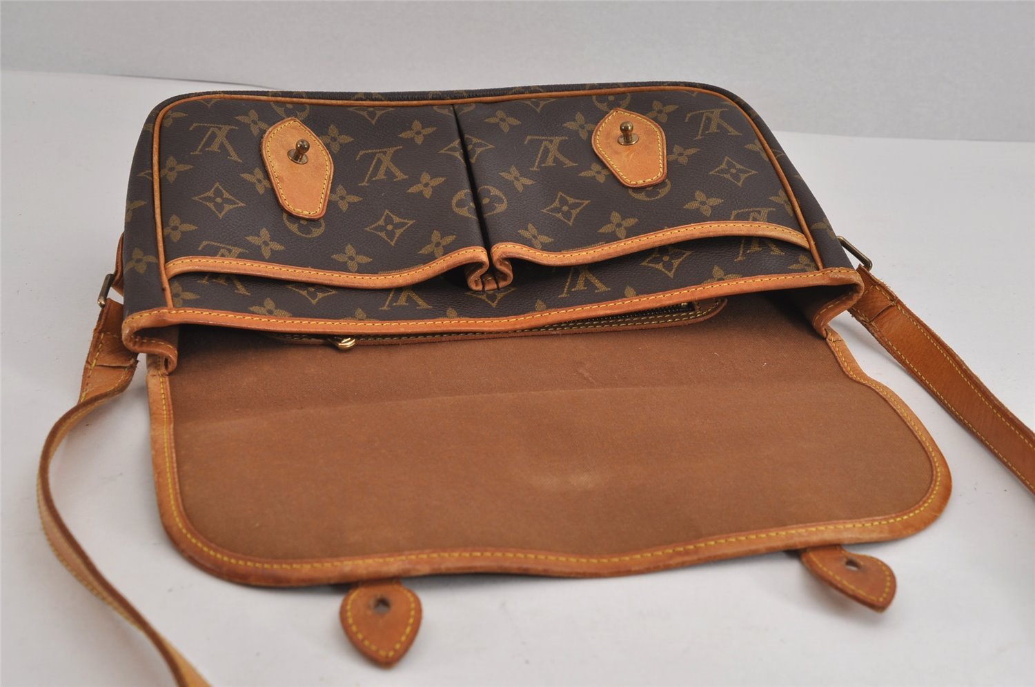 Authentic Louis Vuitton Monogram Gibeciere MM Shoulder Cross Bag M42247 LV 2469J