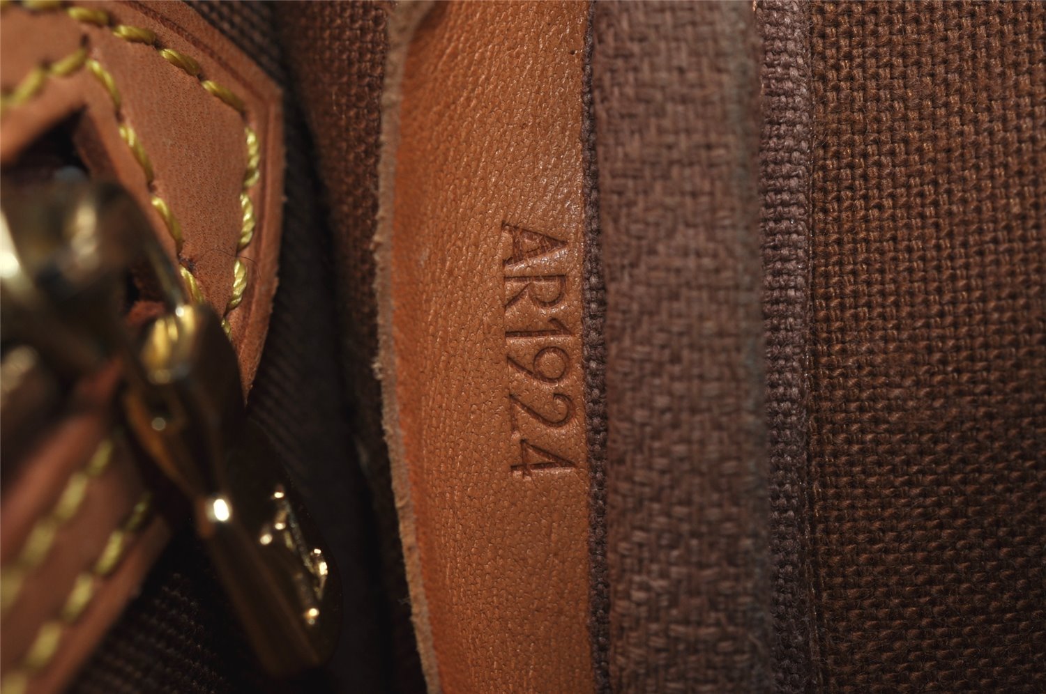 Authentic Louis Vuitton Monogram Gibeciere MM Shoulder Cross Bag M42247 LV 2469J