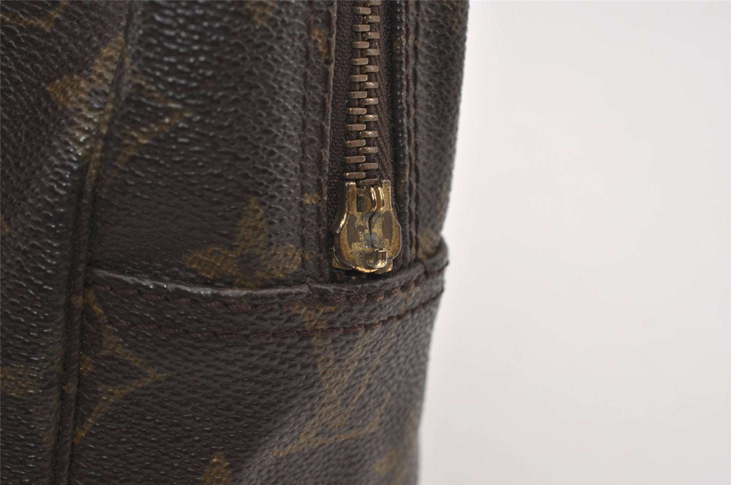 Auth Louis Vuitton Monogram Trousse Toilette 28 Clutch Bag M47522 Junk 2474J