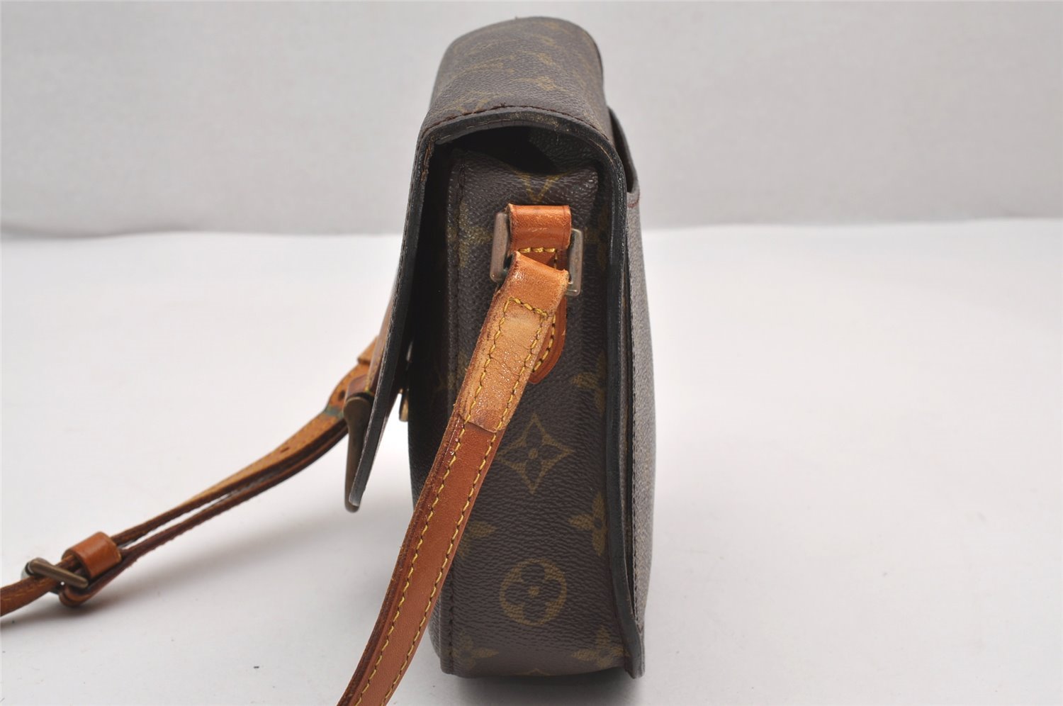 Authentic Louis Vuitton Monogram Saint Cloud MM M51243 Shoulder Cross Bag 2475J