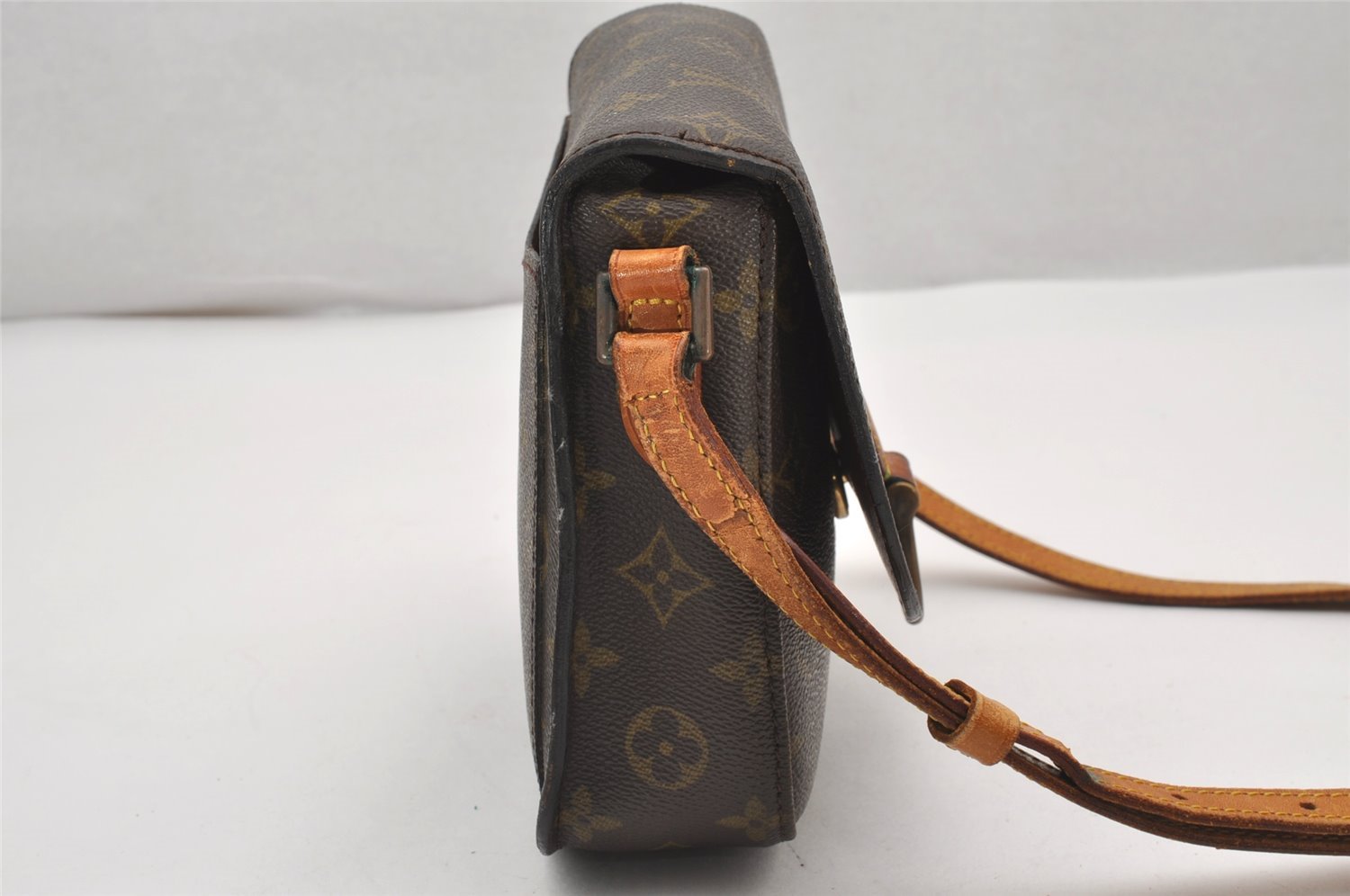 Authentic Louis Vuitton Monogram Saint Cloud MM M51243 Shoulder Cross Bag 2475J