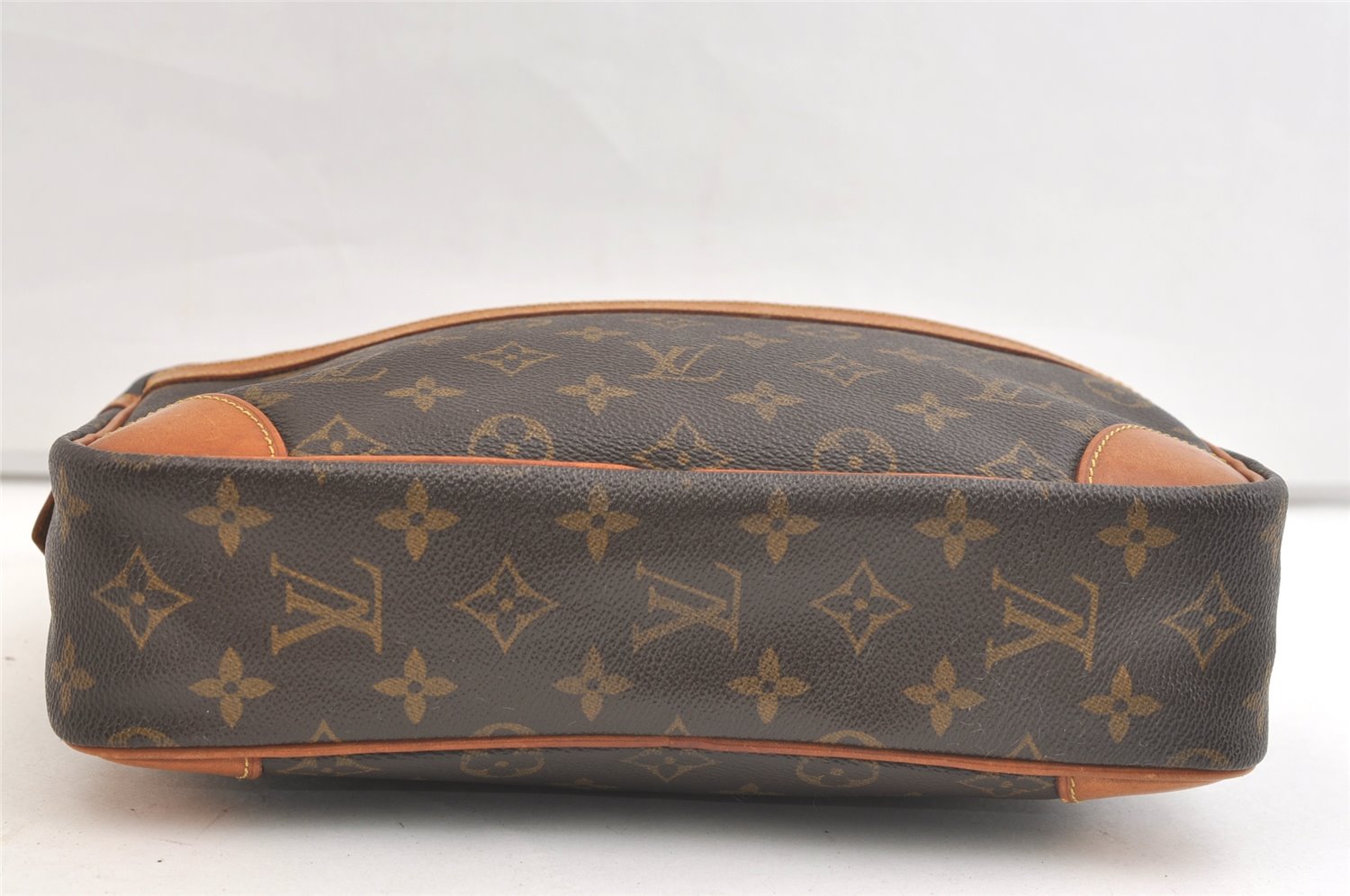 Authentic Louis Vuitton Monogram Compiegne 28 Clutch Hand Bag M51845 LV 2475K