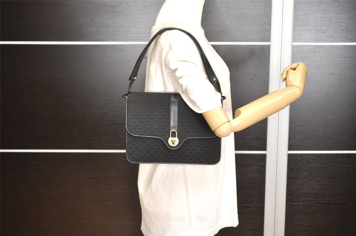 Authentic GUCCI Micro GG Canvas Leather Shoulder Hand Bag Purse Black 2477K
