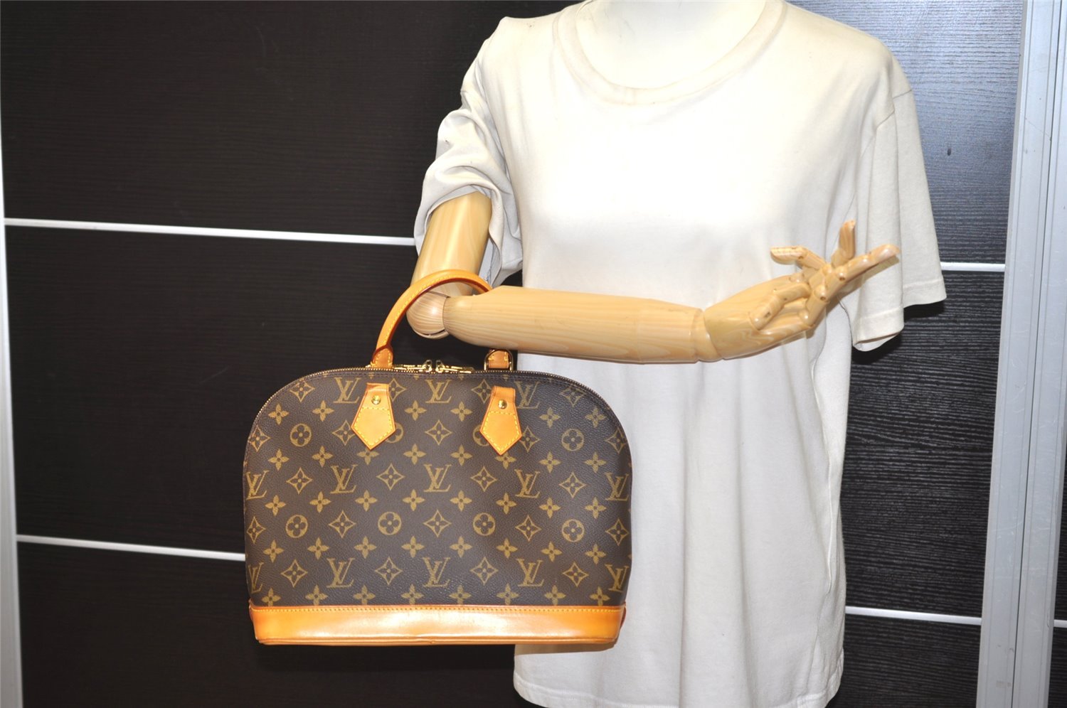 Authentic Louis Vuitton Monogram Alma Hand Bag Purse M51130 LV Junk 2478J