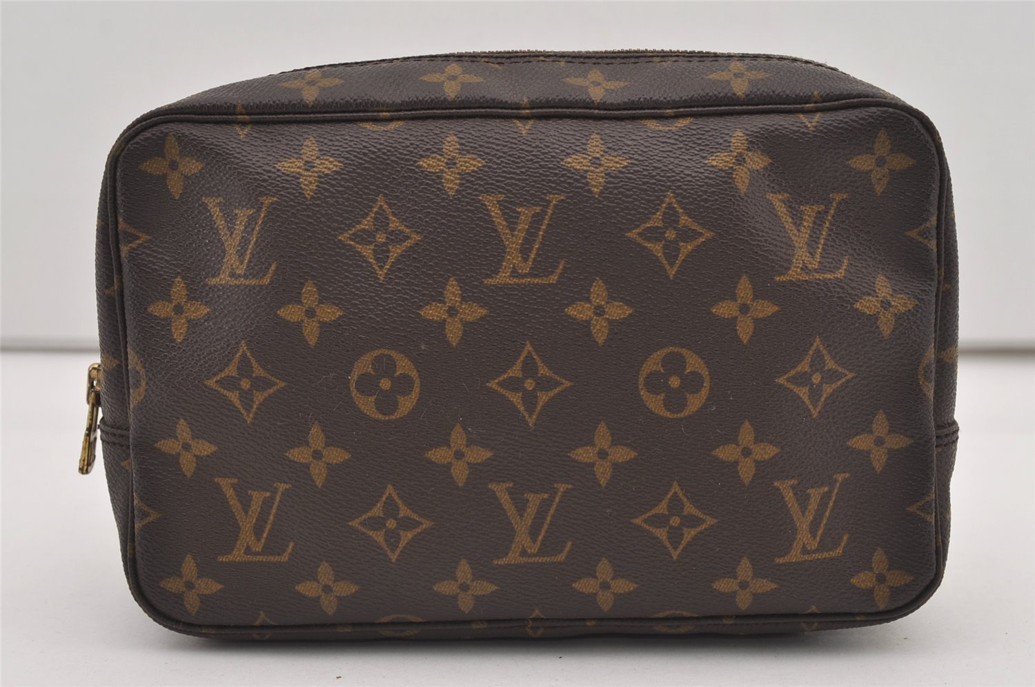 Auth Louis Vuitton Monogram Trousse Toilette 23 Clutch Hand Bag M47524 LV 2489J
