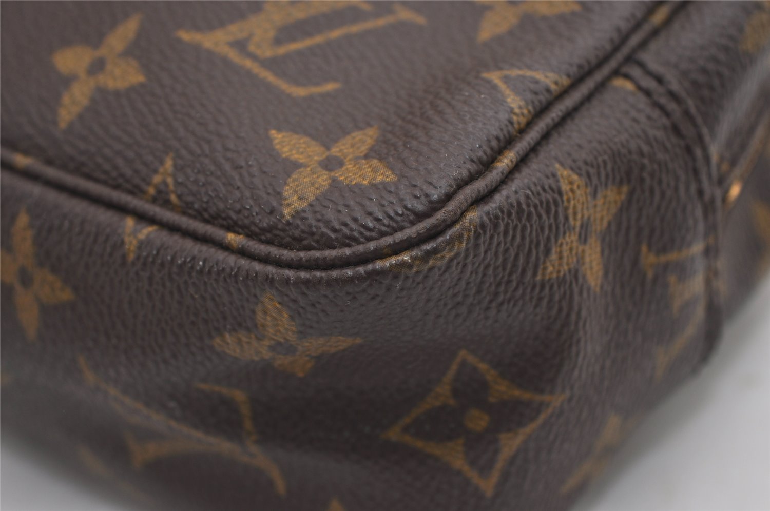 Auth Louis Vuitton Monogram Trousse Toilette 23 Clutch Hand Bag M47524 LV 2489J