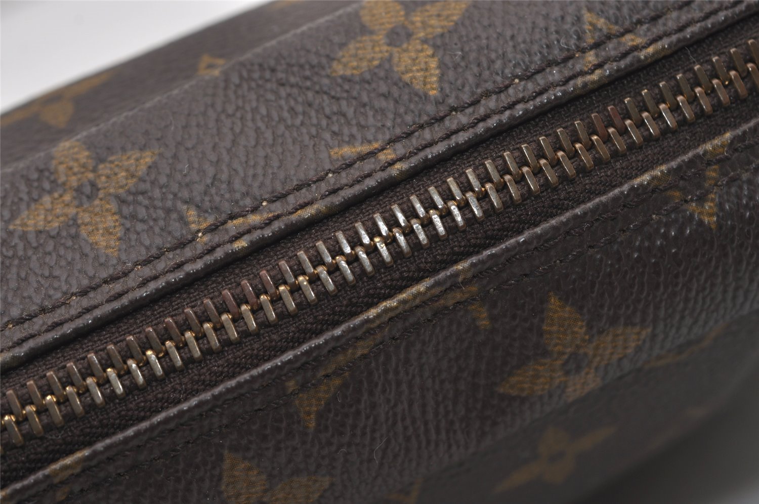 Auth Louis Vuitton Monogram Trousse Toilette 23 Clutch Hand Bag M47524 LV 2489J