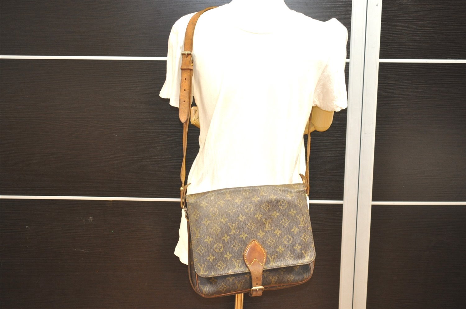 Authentic Louis Vuitton Monogram Cartouchiere GM Shoulder Bag Old Model 2493I