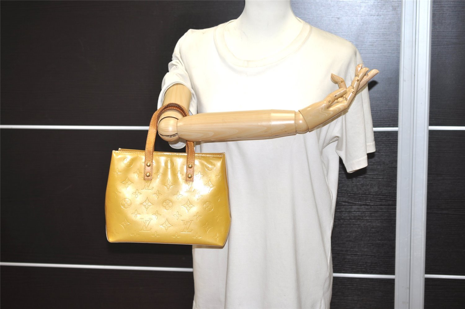 Authentic Louis Vuitton Vernis Reade PM Hand Tote Bag Yellow M91334 LV 2496J