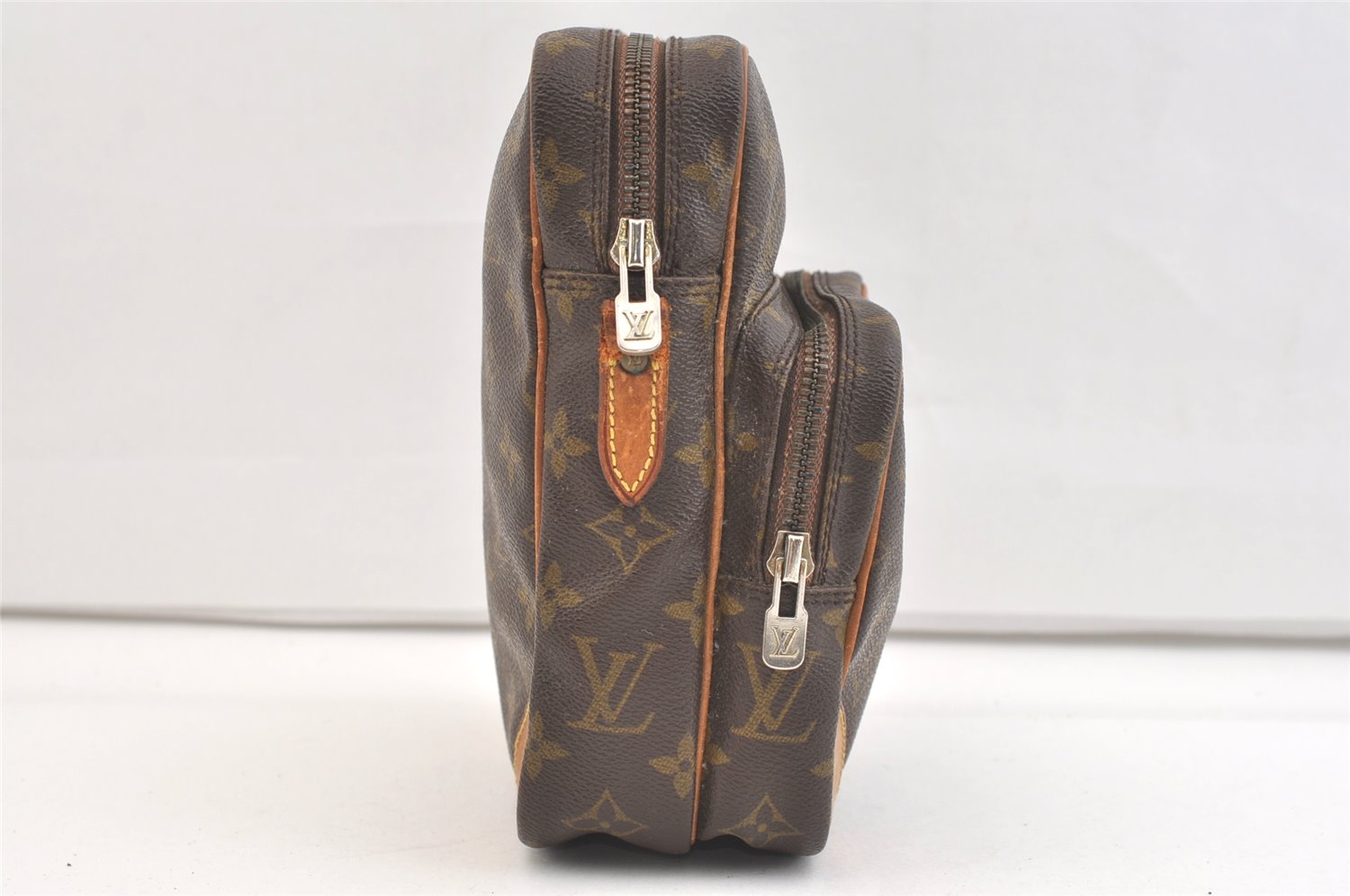 Authentic Louis Vuitton Monogram Amazone Shoulder Cross Bag M45236 LV Junk 2499K