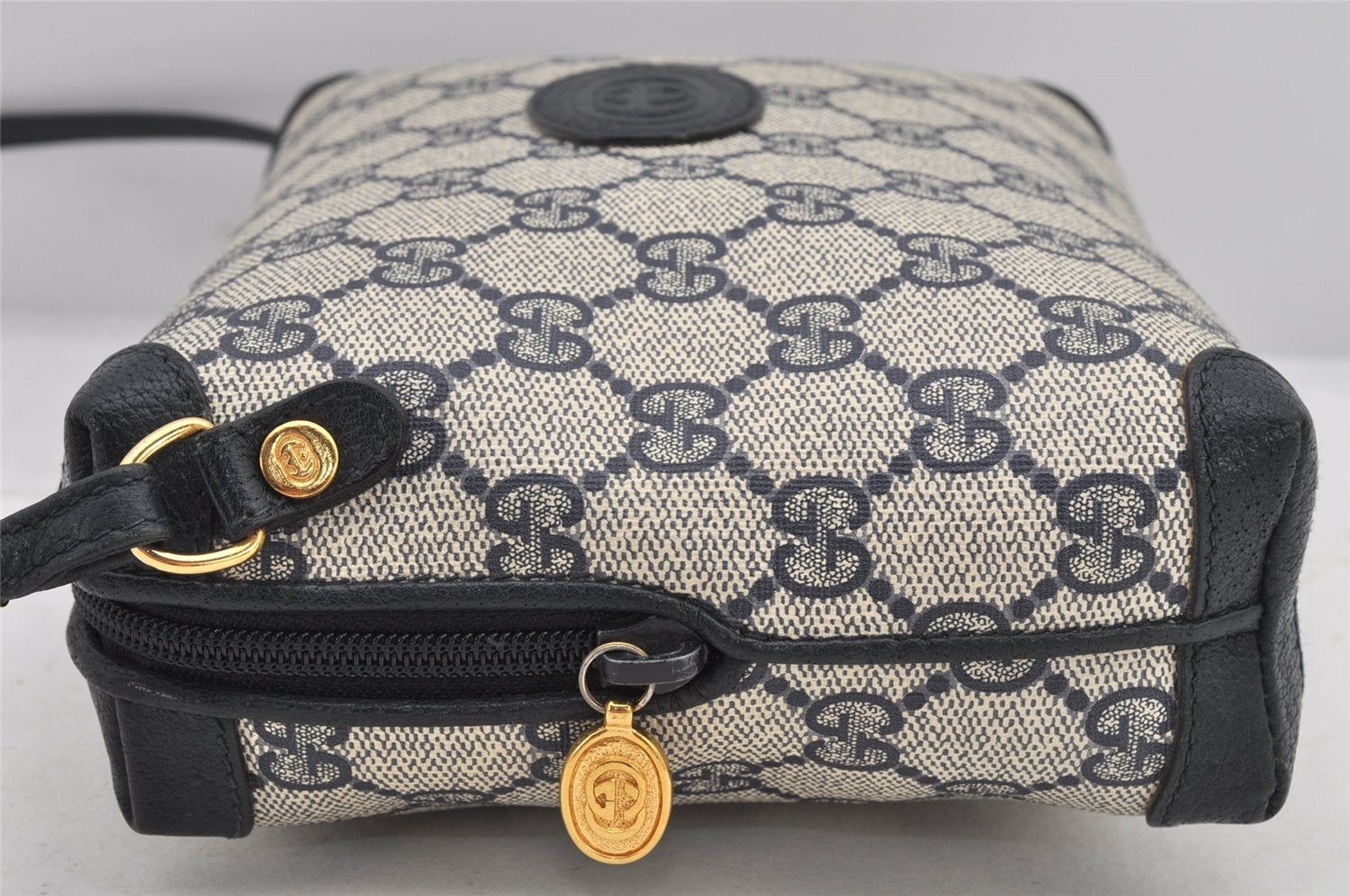 Authentic GUCCI Shoulder Cross Body Bag Purse GG PVC Leather Navy Blue 2503K