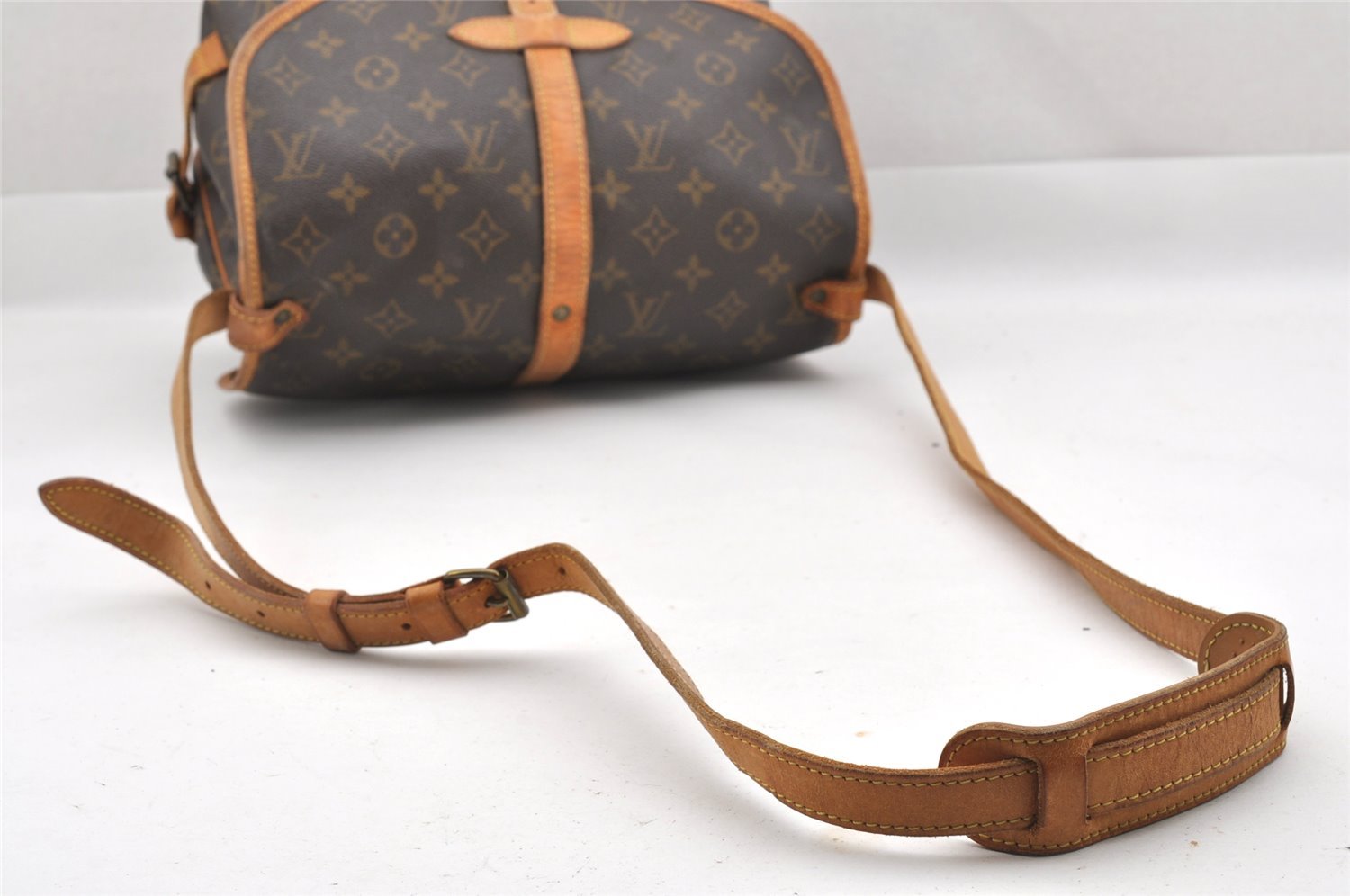 Authentic Louis Vuitton Monogram Saumur 30 Shoulder Cross Bag M42256 LV 2505J