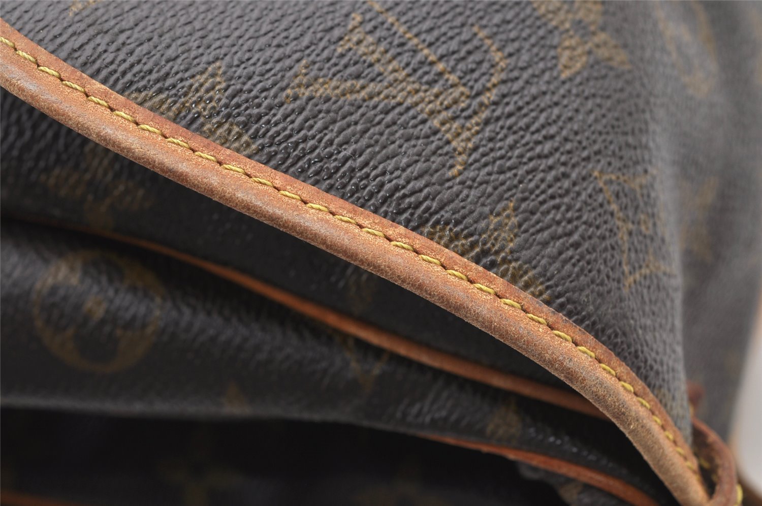 Authentic Louis Vuitton Monogram Saumur 30 Shoulder Cross Bag M42256 LV 2505J