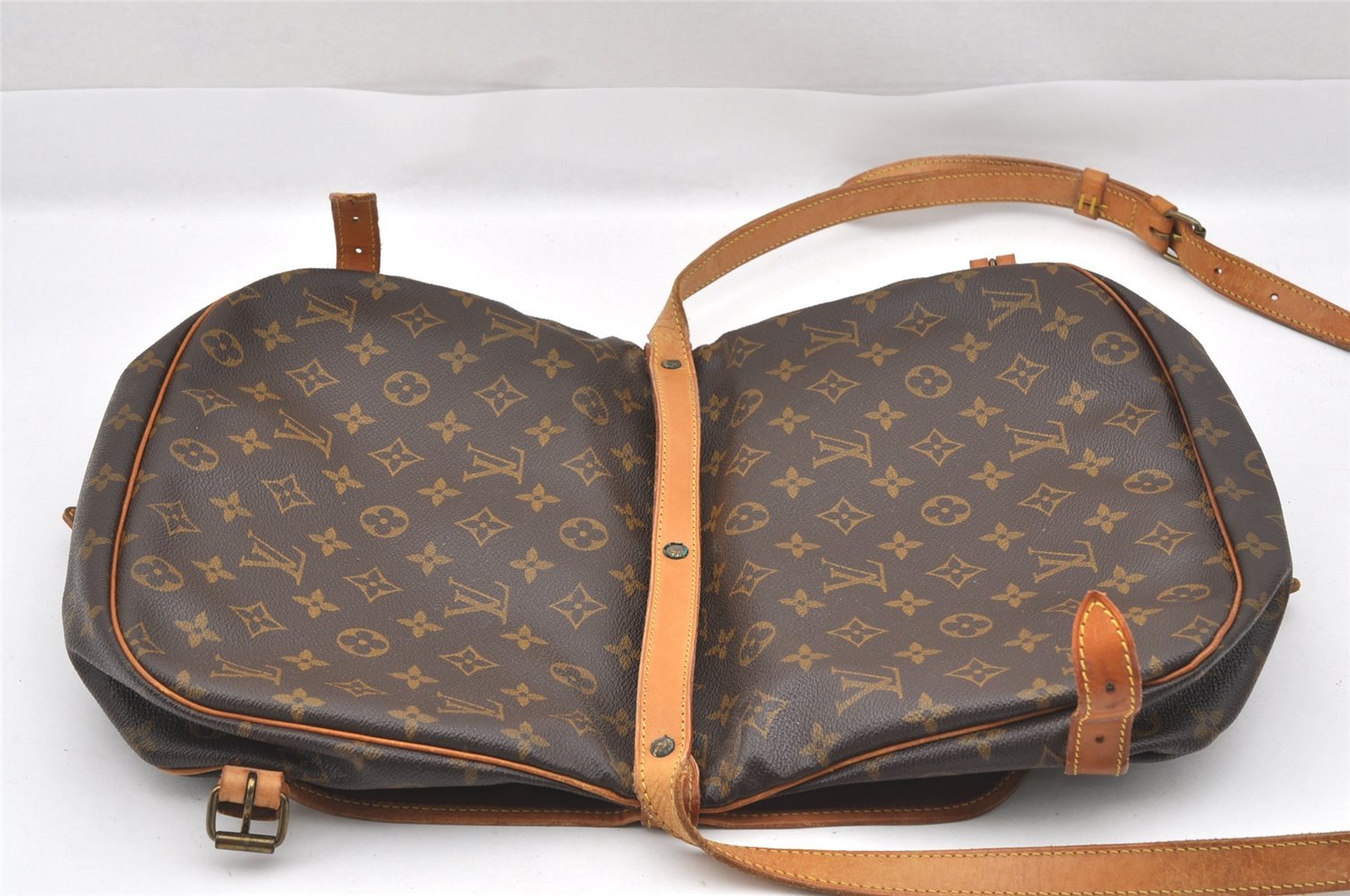 Authentic Louis Vuitton Monogram Saumur 30 Shoulder Cross Bag M42256 LV 2505J