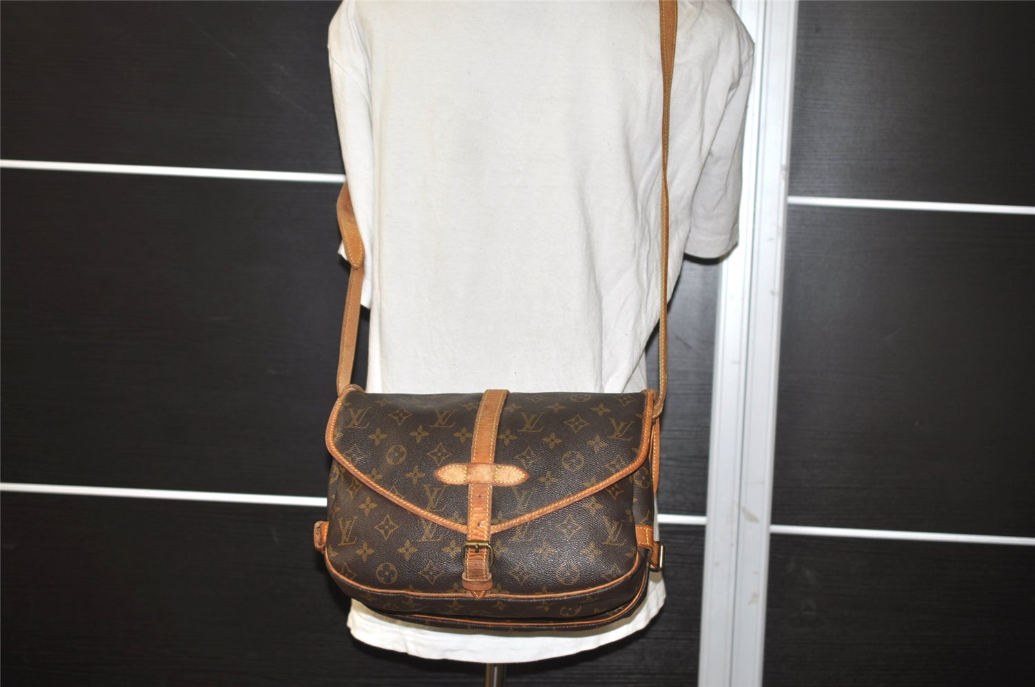 Authentic Louis Vuitton Monogram Saumur 30 Shoulder Cross Bag M42256 LV 2505J
