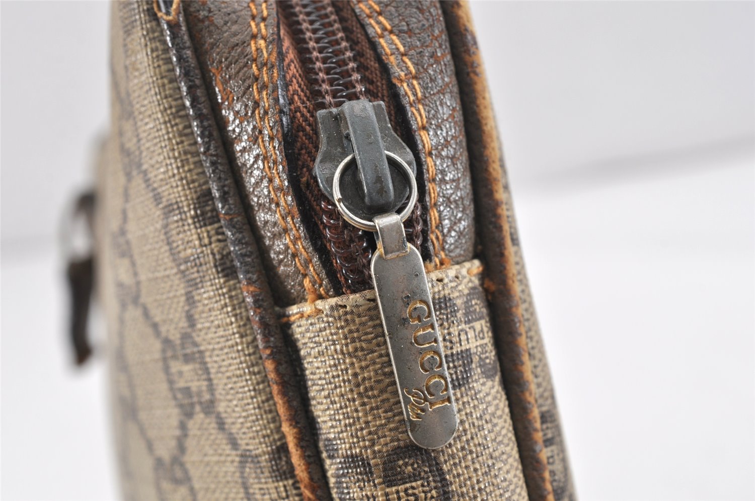 Authentic GUCCI GG Plus PVC Leather Shoulder Bag Purse Brown Junk 2506K