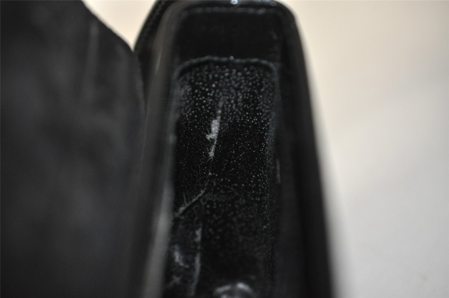 Authentic GUCCI Vintage Shoulder Hand Bag Purse Enamel Black Junk 2509I