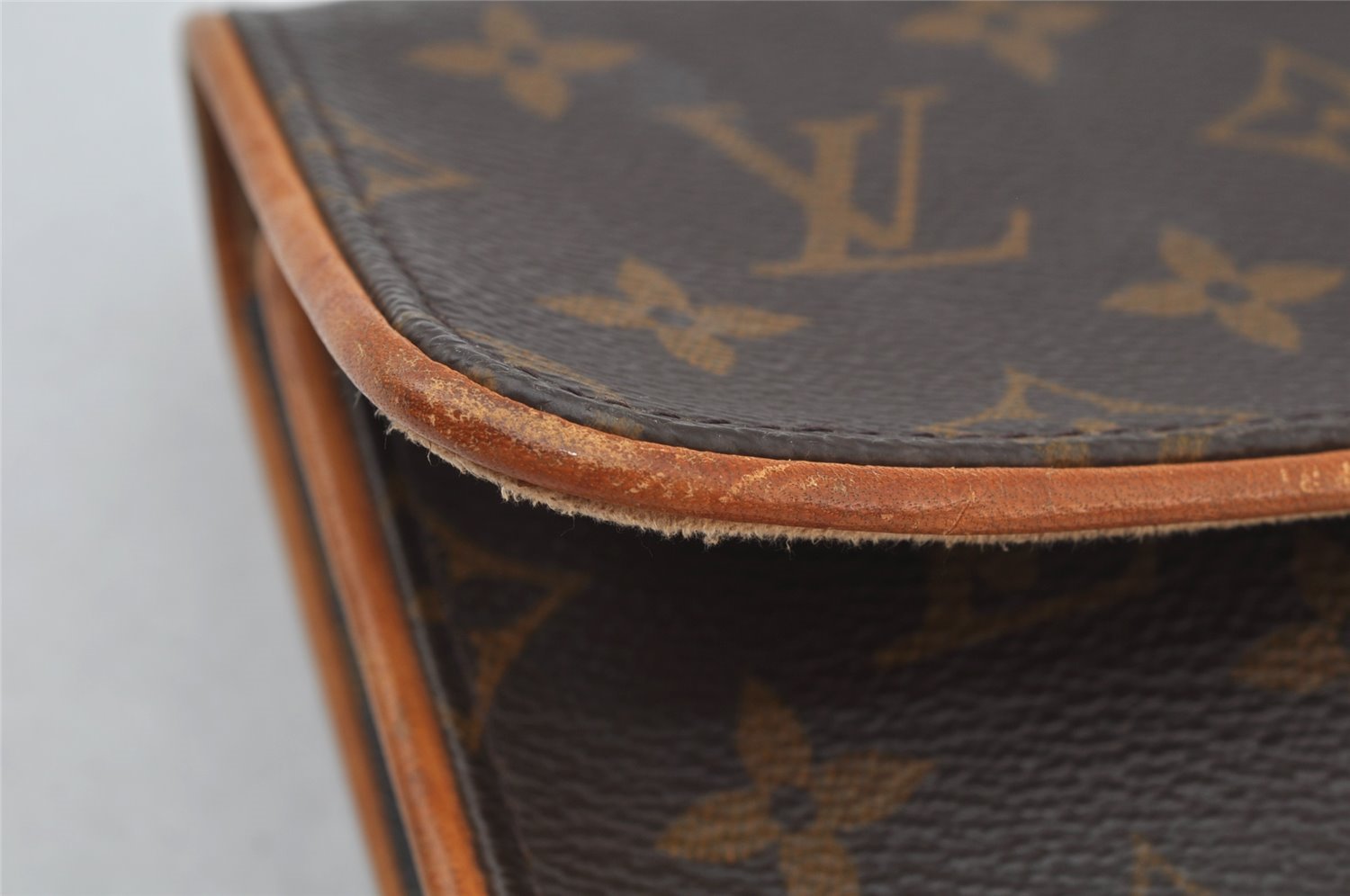 Authentic Louis Vuitton Monogram Pochette Twin GM Shoulder Bag M51852 LV 2512J