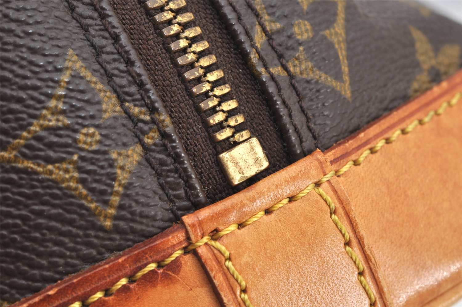 Authentic Louis Vuitton Monogram Alma Hand Bag Purse M51130 LV 2513K