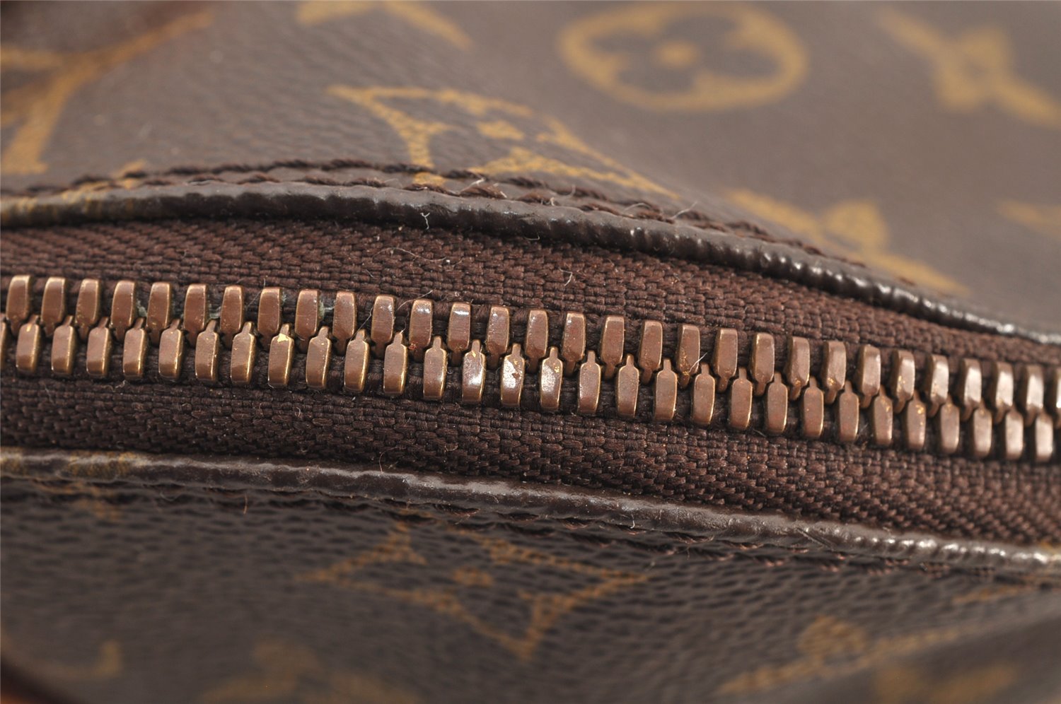 Authentic Louis Vuitton Monogram Alma Hand Bag Purse M51130 LV 2513K