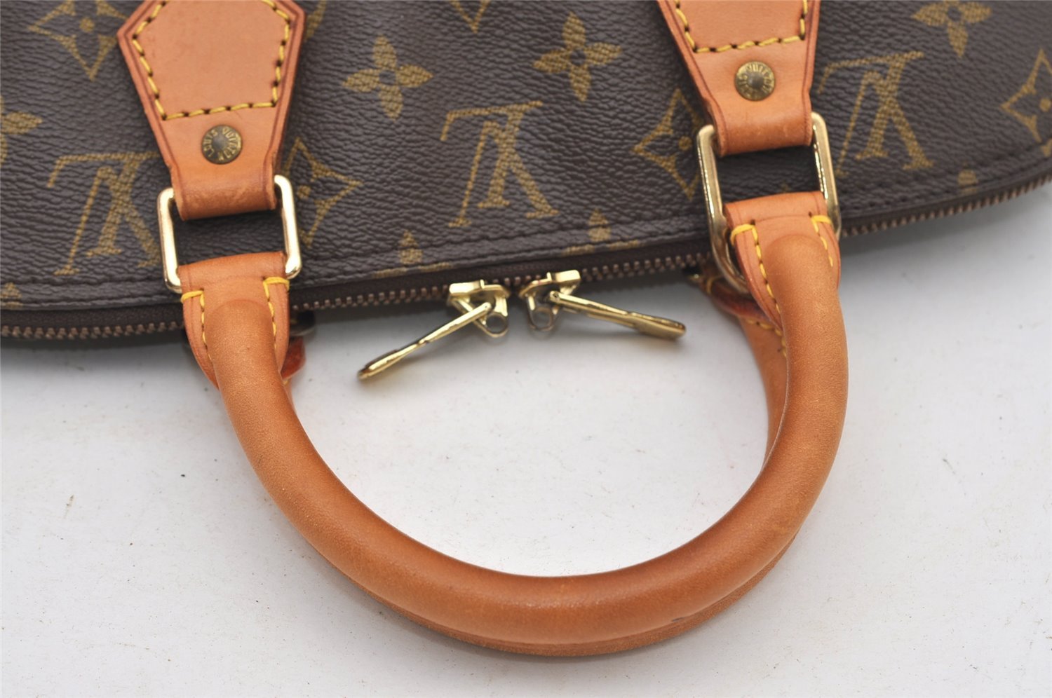 Authentic Louis Vuitton Monogram Alma Hand Bag Purse M51130 LV 2515J