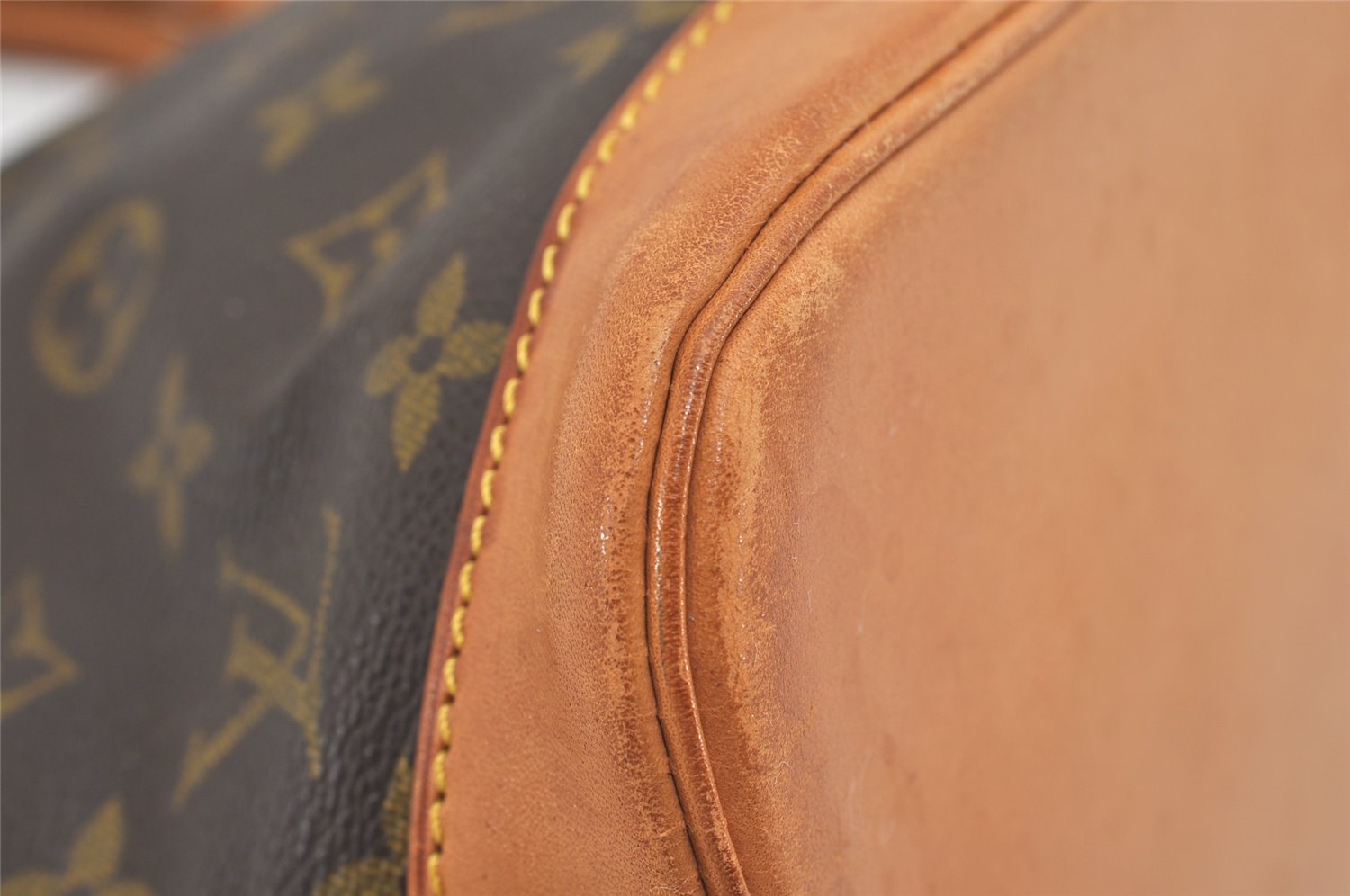 Authentic Louis Vuitton Monogram Alma Hand Bag Purse M51130 LV 2515J