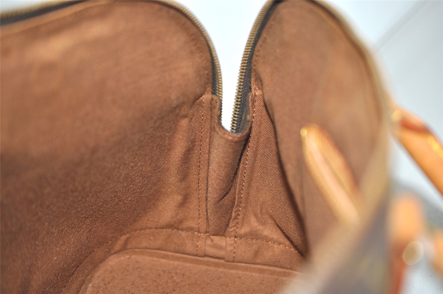 Authentic Louis Vuitton Monogram Alma Hand Bag Purse M51130 LV 2515J