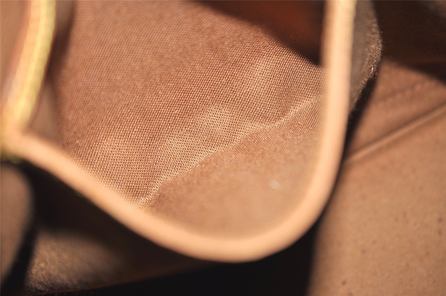 Authentic Louis Vuitton Monogram Alma Hand Bag Purse M51130 LV 2515J