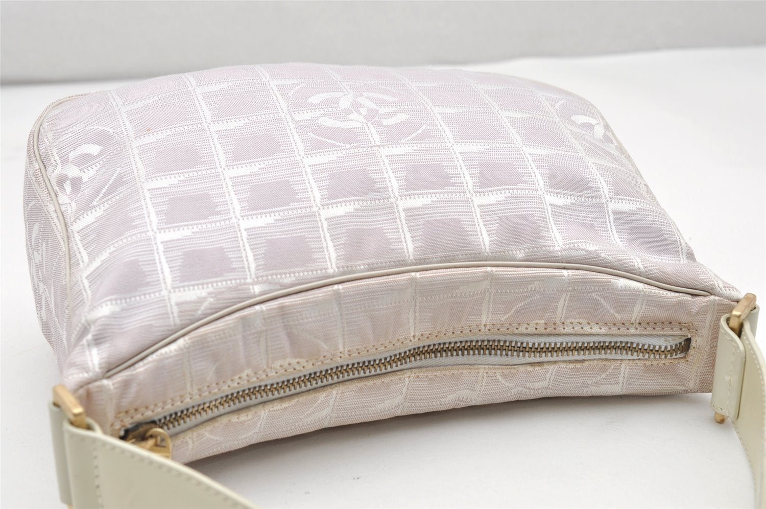 Authentic CHANEL Vintage New Travel Line Shoulder Hand Bag Purse Pink 2515K