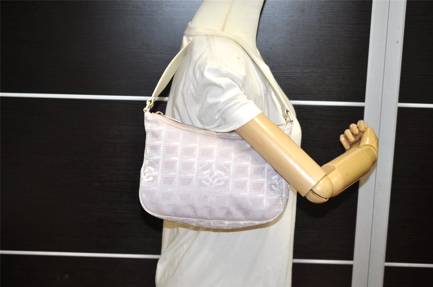 Authentic CHANEL Vintage New Travel Line Shoulder Hand Bag Purse Pink 2515K