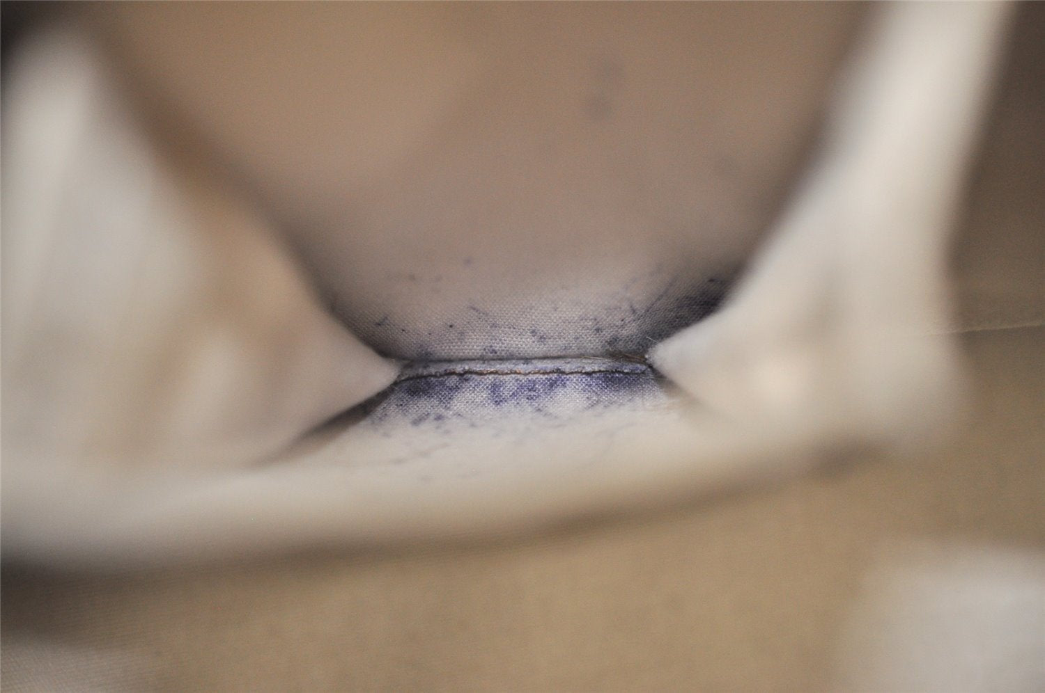 Authentic Louis Vuitton Epi Bowling Montaigne GM Hand Bag White M5931J LV 2516I