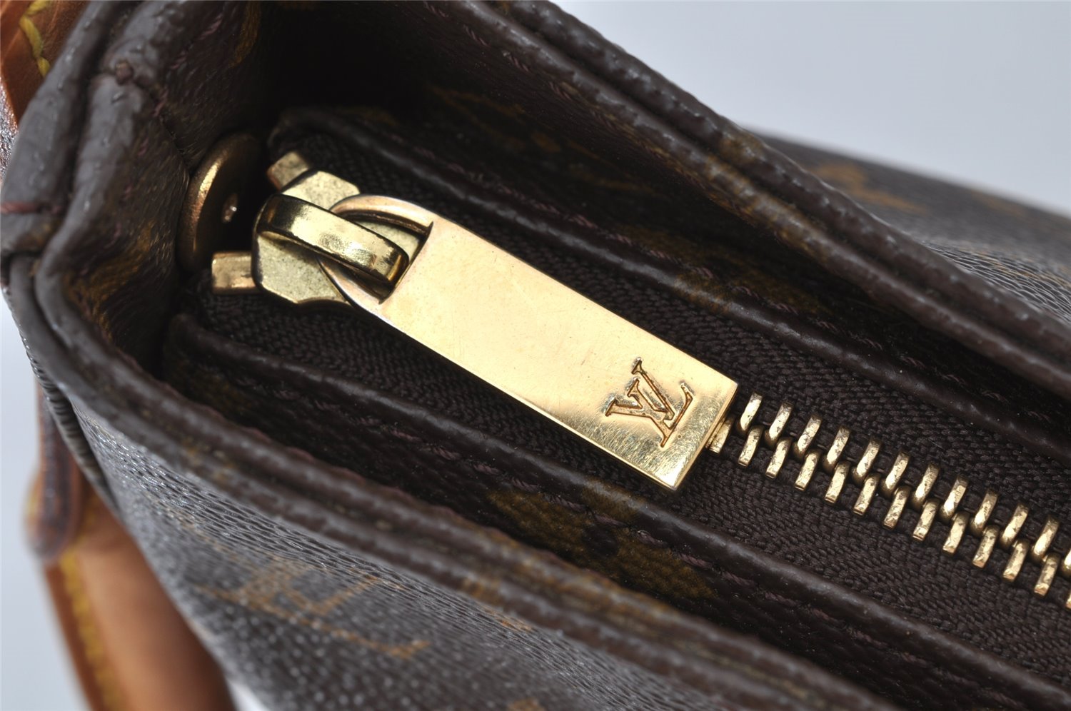 Authentic Louis Vuitton Monogram Looping GM Shoulder Bag M51145 LV 2520J