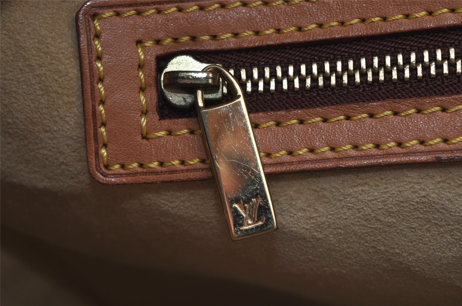 Authentic Louis Vuitton Monogram Looping GM Shoulder Bag M51145 LV 2520J