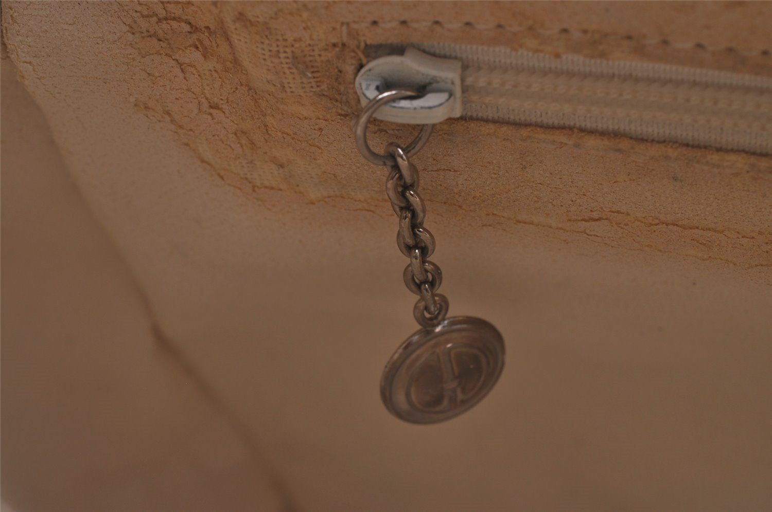 Authentic GUCCI Interlocking G Vintage Shoulder Bag Enamel White Junk 2521I