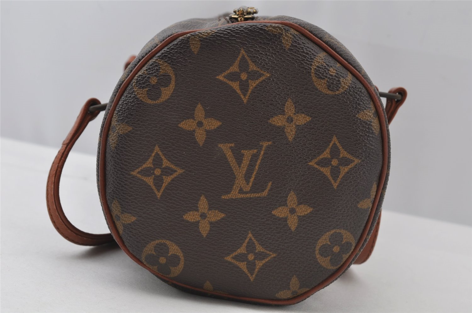 Authentic Louis Vuitton Monogram Papillon 26 Hand Bag Old Model LV 2523J