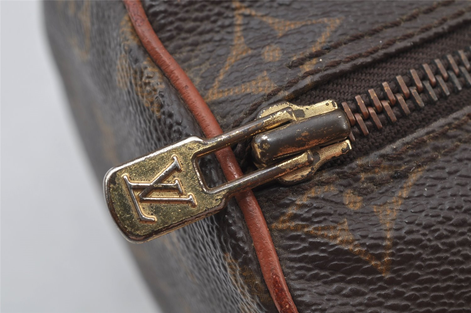 Authentic Louis Vuitton Monogram Papillon 26 Hand Bag Old Model LV 2523J