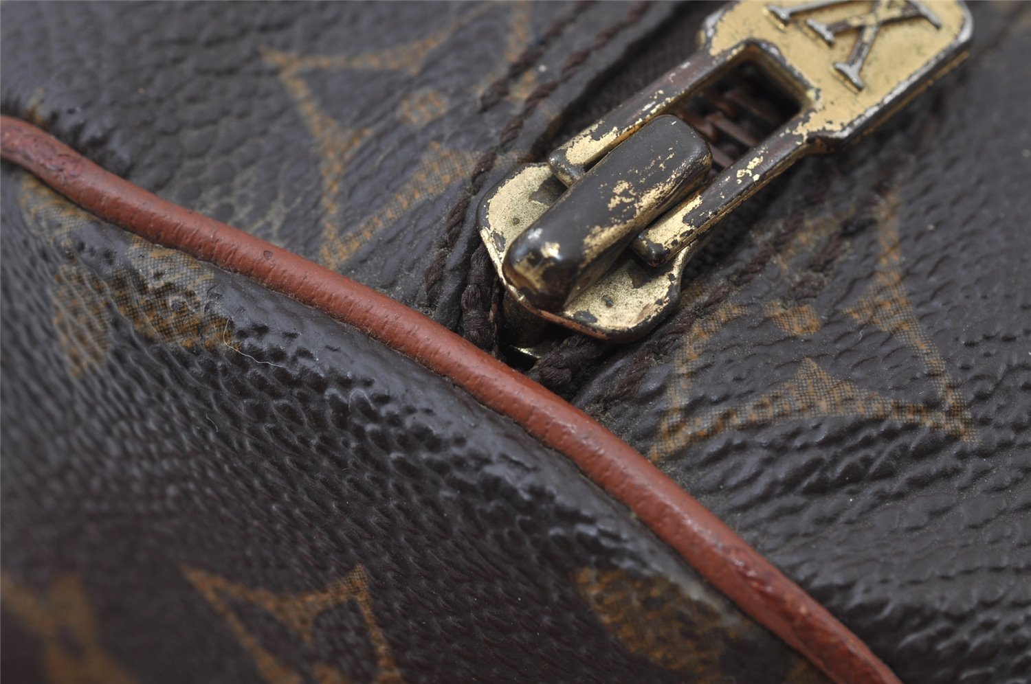 Authentic Louis Vuitton Monogram Papillon 26 Hand Bag Old Model LV 2523J