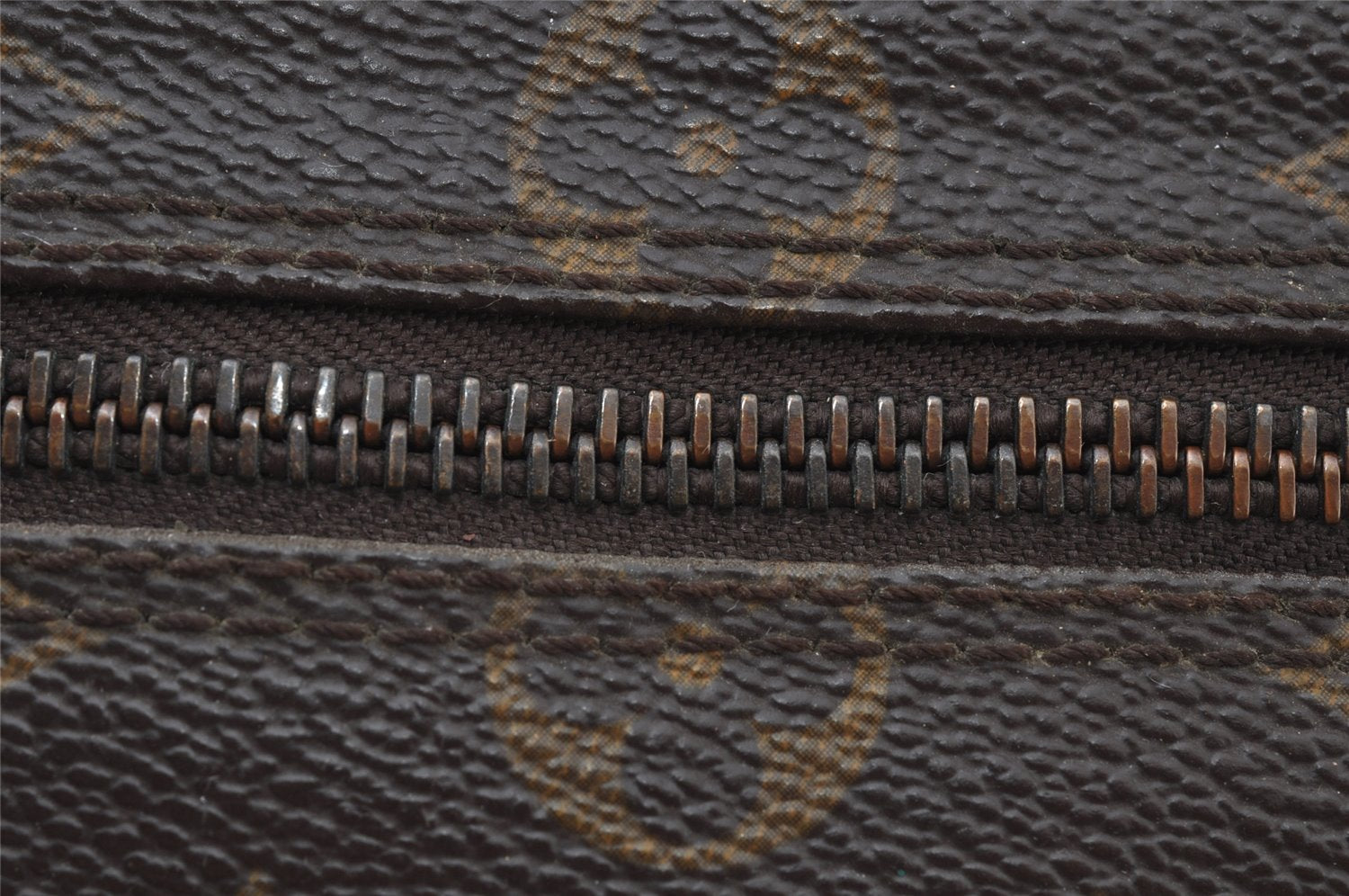 Authentic Louis Vuitton Monogram Papillon 26 Hand Bag Old Model LV 2523J