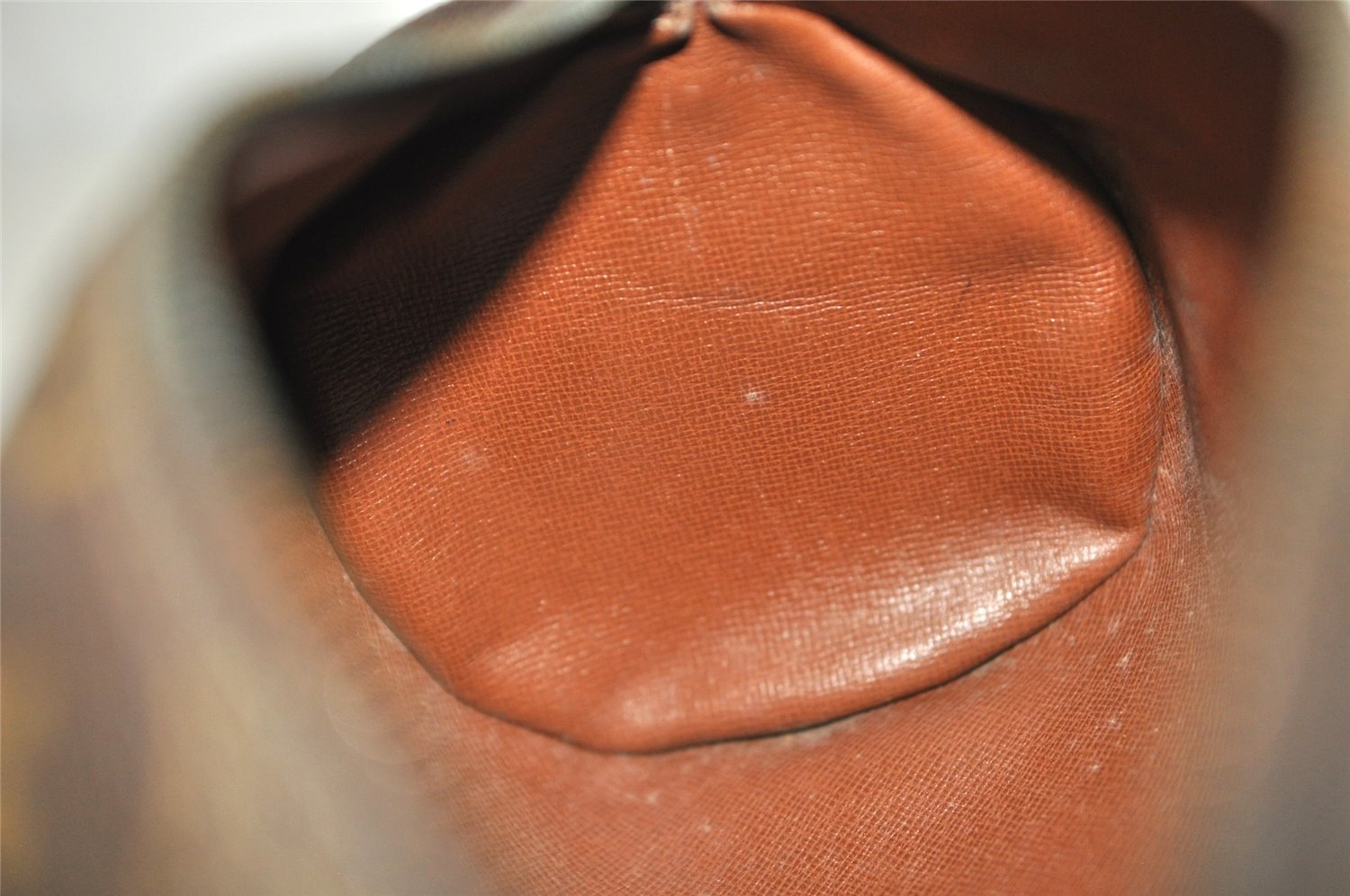 Authentic Louis Vuitton Monogram Papillon 26 Hand Bag Old Model LV 2523J