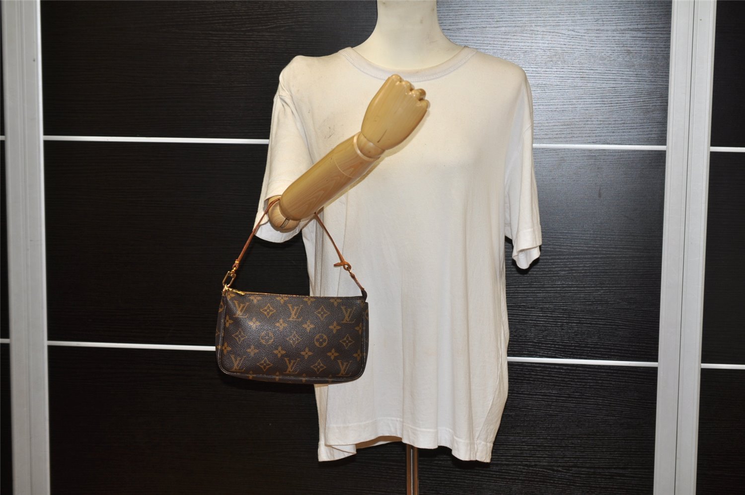 Authentic Louis Vuitton Monogram Pochette Accessoires Pouch M51980 LV 2524K