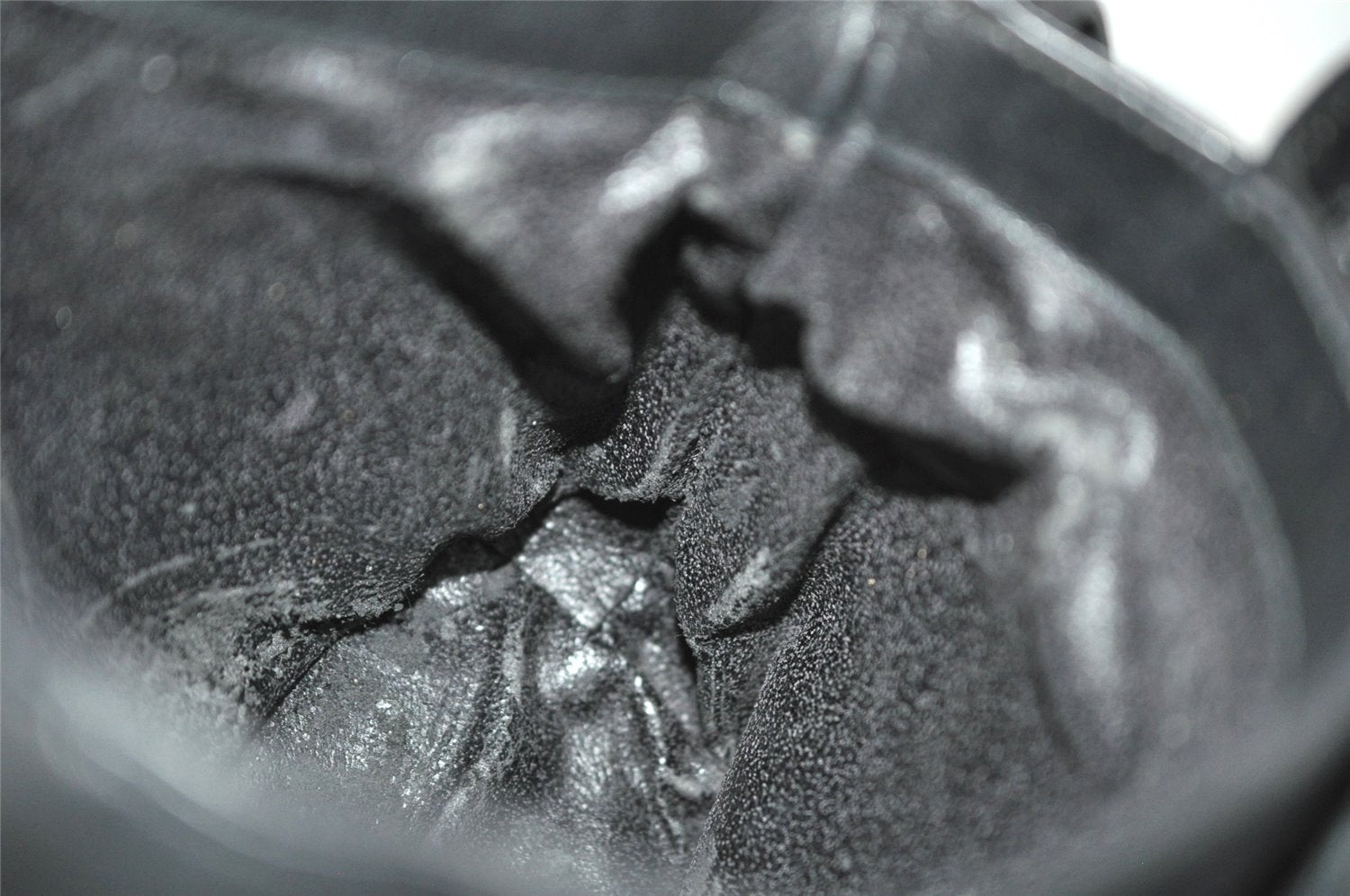 Authentic GUCCI Vintage Shoulder Cross Body Bag Purse Leather Black Junk 2526J