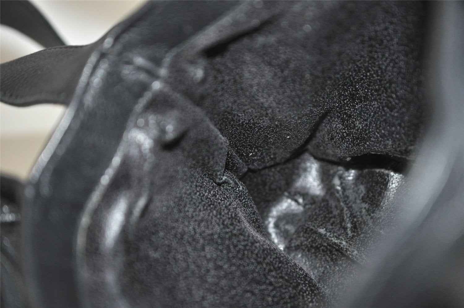 Authentic GUCCI Vintage Shoulder Cross Body Bag Purse Leather Black Junk 2526J