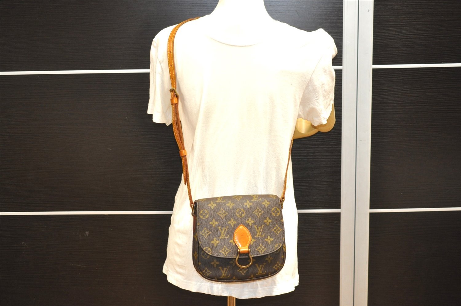 Authentic Louis Vuitton Monogram Saint Cloud MM M51243 Shoulder Cross Bag 2529I