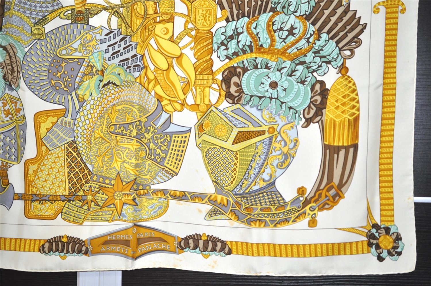 Authentic HERMES Carre 90 Scarf 