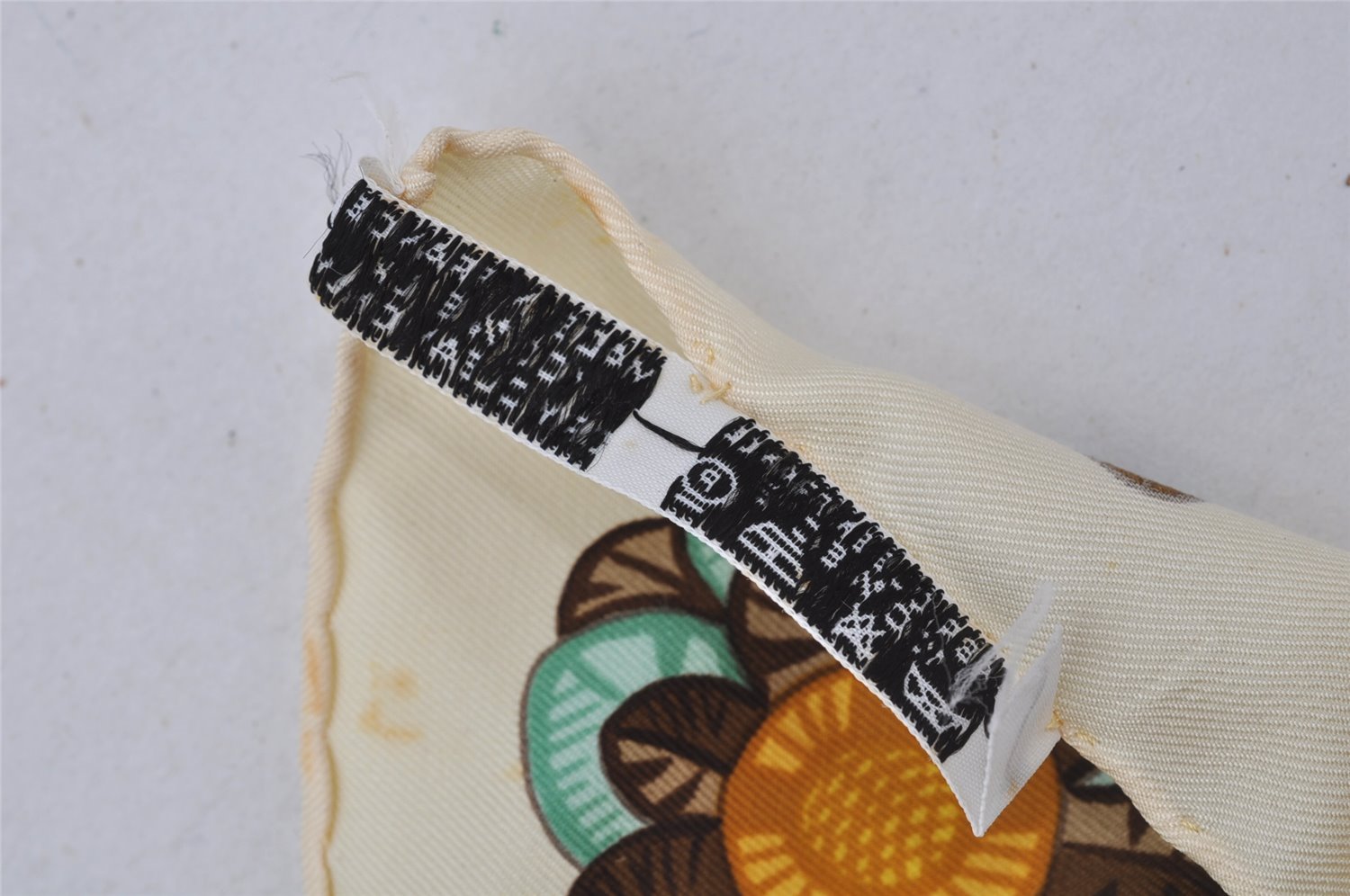 Authentic HERMES Carre 90 Scarf 