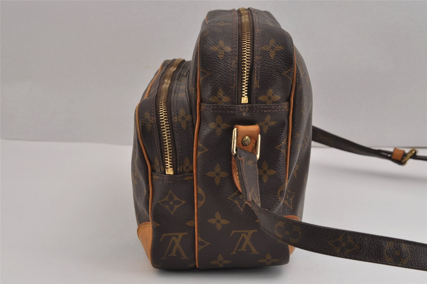 Authentic Louis Vuitton Monogram Nile Shoulder Cross Body Bag M45244 Junk 2533J