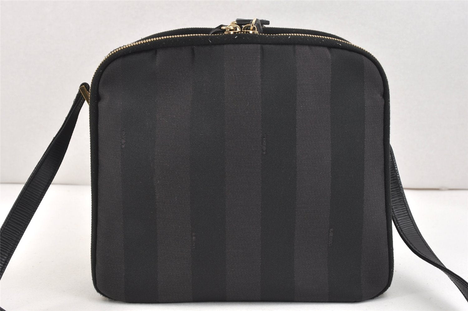 Authentic FENDI Pequin Shoulder Cross Body Bag Purse Canvas Leather Black 2533K